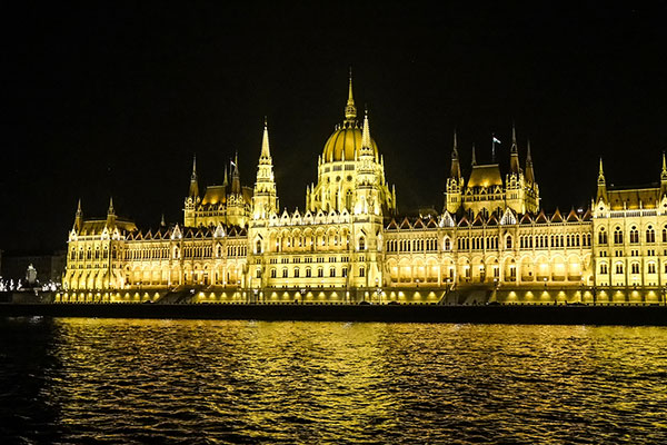 Нощен парламент