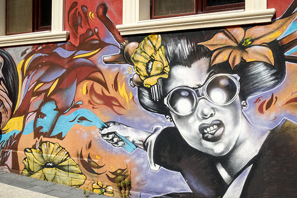 Blank walls are criminal - pLOVEdiv