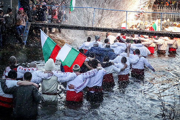 Рамо до рамо. Мъжко хоро, Калофер 2018