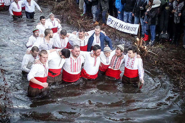 Рамо до рамо. Мъжко хоро, Калофер 2018