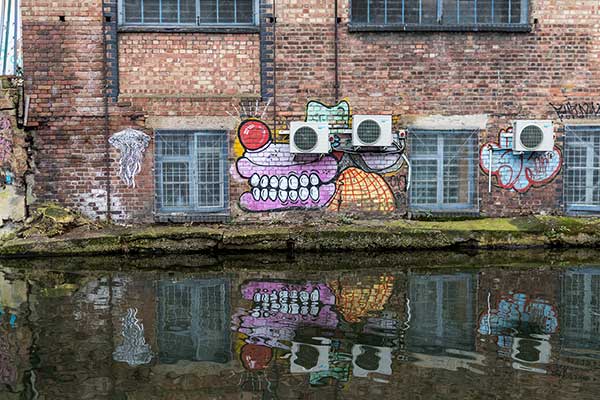 Blank walls are criminal - Regents canal
