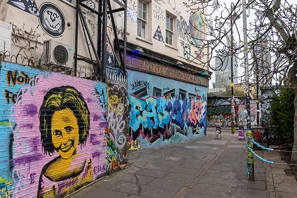 Blank walls are criminal - Brick lane