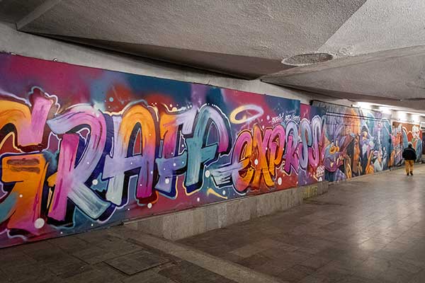Blank walls are criminal - Sofia - Graff express