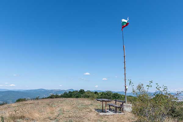 Екопътека Поглед към девет планини - връх Сирищнишка Рудина